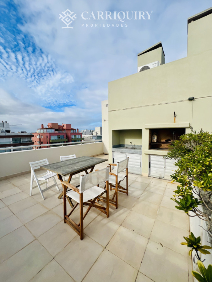 Apartamento ID.9475 - Exclusivo apartamento de 2 dormitorios con parrillero propio. Punta del Este. 