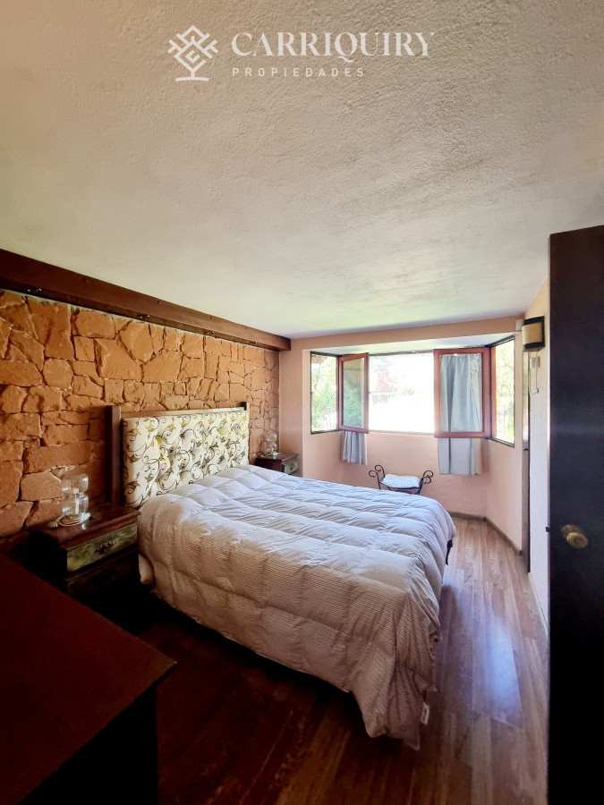 Casa ID.9478/OPORTUNIDAD-CASA-EN-VENTA-4-DORMITORIOS-EN-BARRIO-CANTEGRIL- - Amplia casa de construcción tradicional, EN VENTA! 4 dormitorios. Piscina y 2 barbacoas.