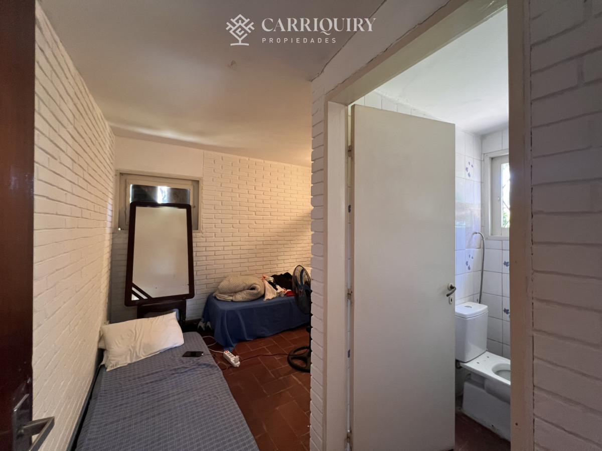 Casa ID.9500/Casa-en-alquiler-4-dormitorios-con-piscina-en-Montoya - Amplia casa en Cantegril, Punta del Este. 509m2 construidos y 2000 de terreno.