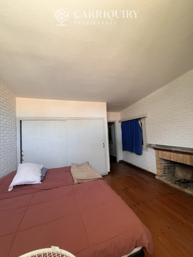 Casa ID.9500/Casa-en-alquiler-4-dormitorios-con-piscina-en-Montoya - Amplia casa en Cantegril, Punta del Este. 509m2 construidos y 2000 de terreno.