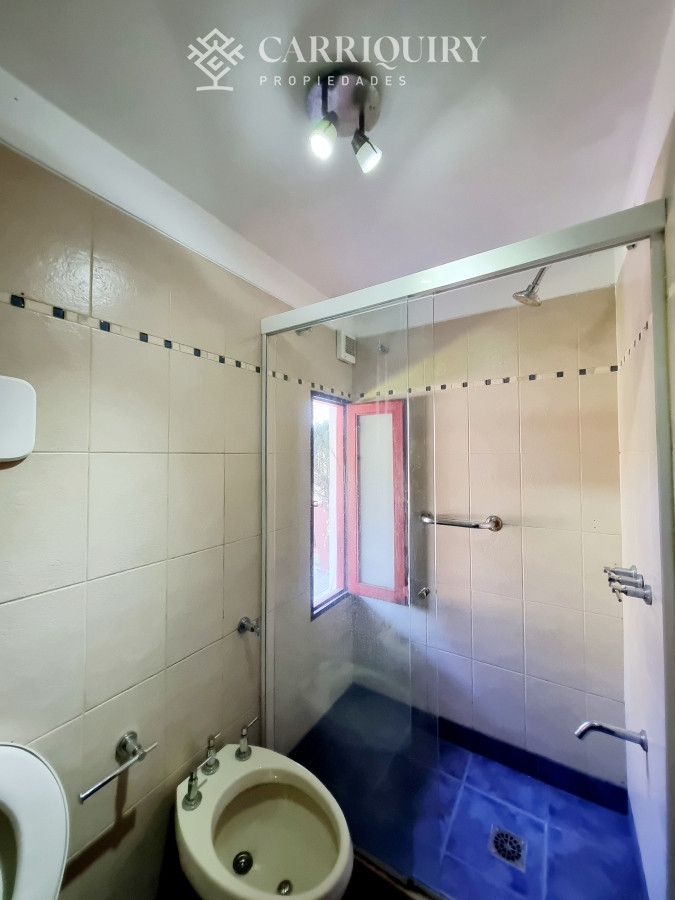Casa ID.9478/OPORTUNIDAD-CASA-EN-VENTA-4-DORMITORIOS-EN-BARRIO-CANTEGRIL- - Amplia casa de construcción tradicional, EN VENTA! 4 dormitorios. Piscina y 2 barbacoas.