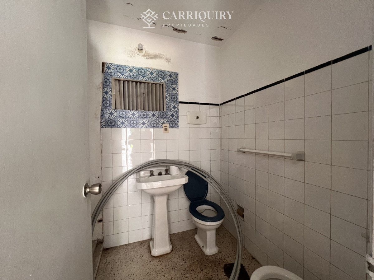 Casa ID.9500/Casa-en-alquiler-4-dormitorios-con-piscina-en-Montoya - Amplia casa en Cantegril, Punta del Este. 509m2 construidos y 2000 de terreno.