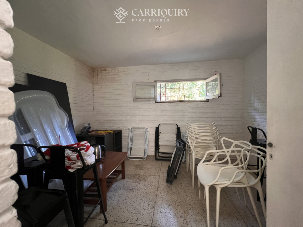 Casa ID.9500/Casa-en-alquiler-4-dormitorios-con-piscina-en-Montoya - Amplia casa en Cantegril, Punta del Este. 509m2 construidos y 2000 de terreno.