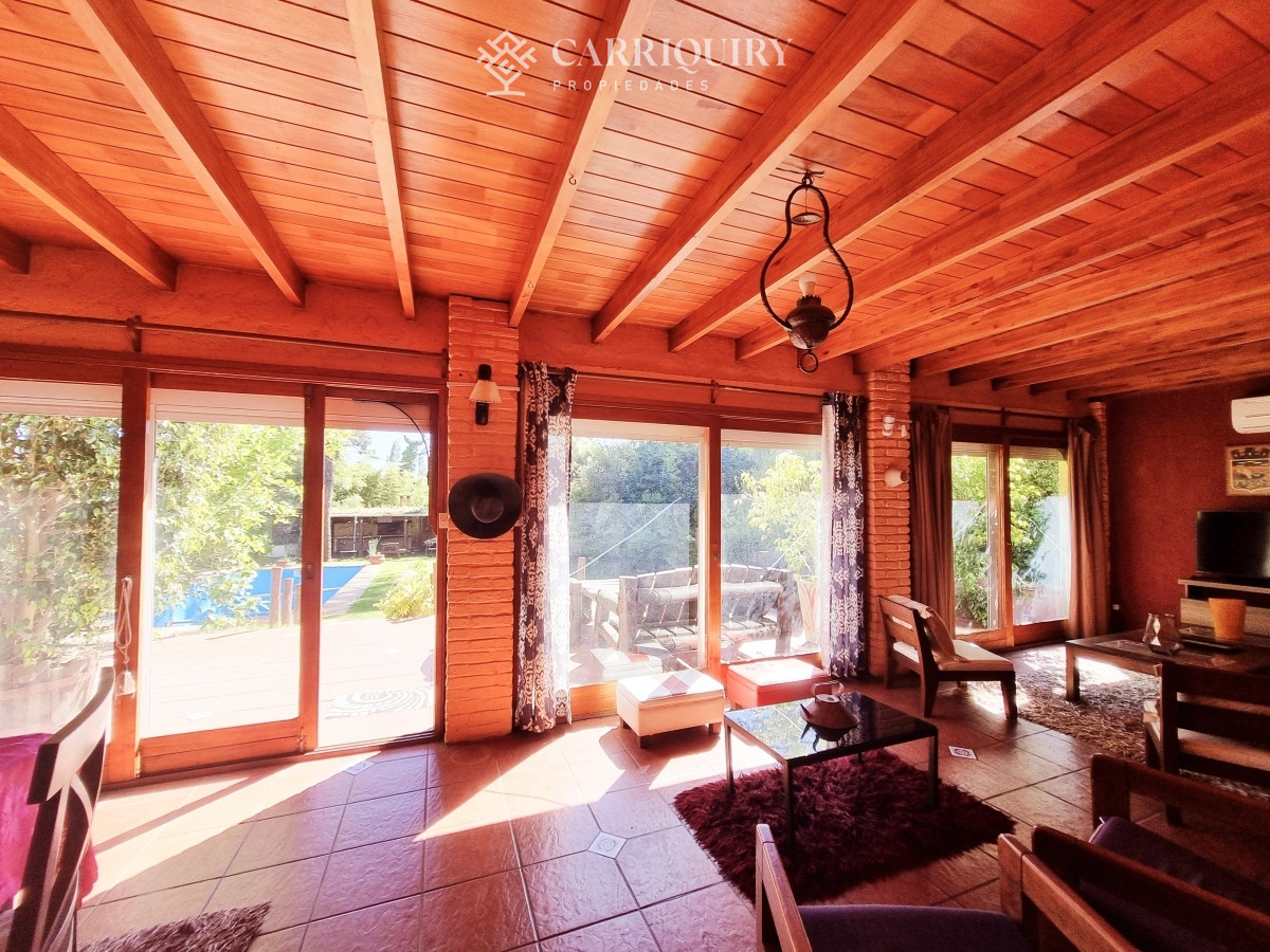 Casa ID.9478/OPORTUNIDAD-CASA-EN-VENTA-4-DORMITORIOS-EN-BARRIO-CANTEGRIL- - Amplia casa de construcción tradicional, EN VENTA! 4 dormitorios. Piscina y 2 barbacoas.