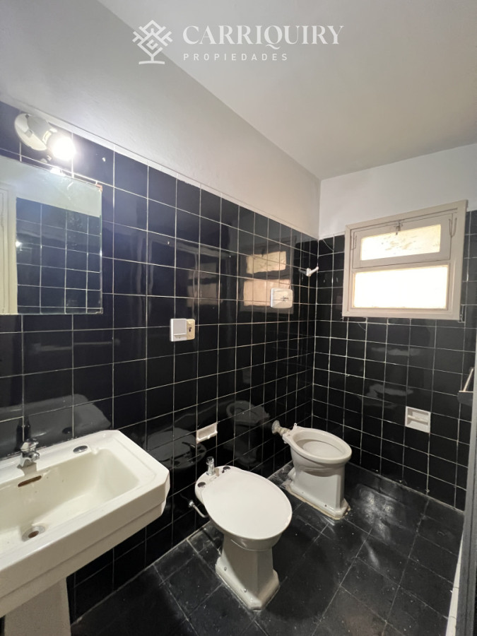 Casa ID.9500/Casa-en-alquiler-4-dormitorios-con-piscina-en-Montoya - Amplia casa en Cantegril, Punta del Este. 509m2 construidos y 2000 de terreno.