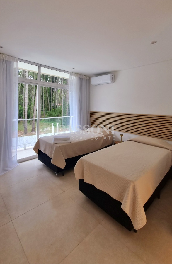 Casa ID.2251 - Casa de 4 dormitorios, en barrio privado, Solanas Country, Punta Ballena