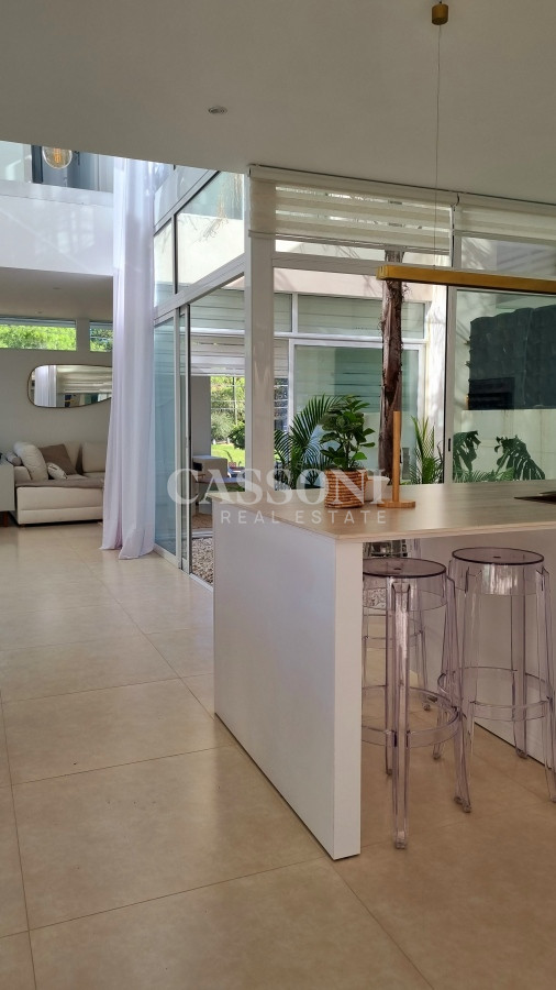Casa ID.2251 - Casa de 4 dormitorios, en barrio privado, Solanas Country, Punta Ballena
