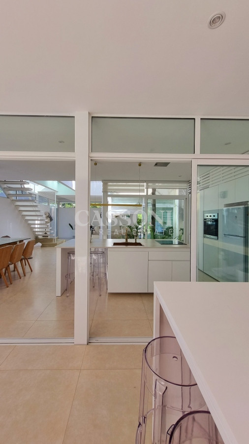 Casa ID.2251 - Casa de 4 dormitorios, en barrio privado, Solanas Country, Punta Ballena