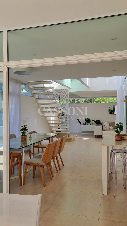 Casa ID.2251 - Casa de 4 dormitorios, en barrio privado, Solanas Country, Punta Ballena