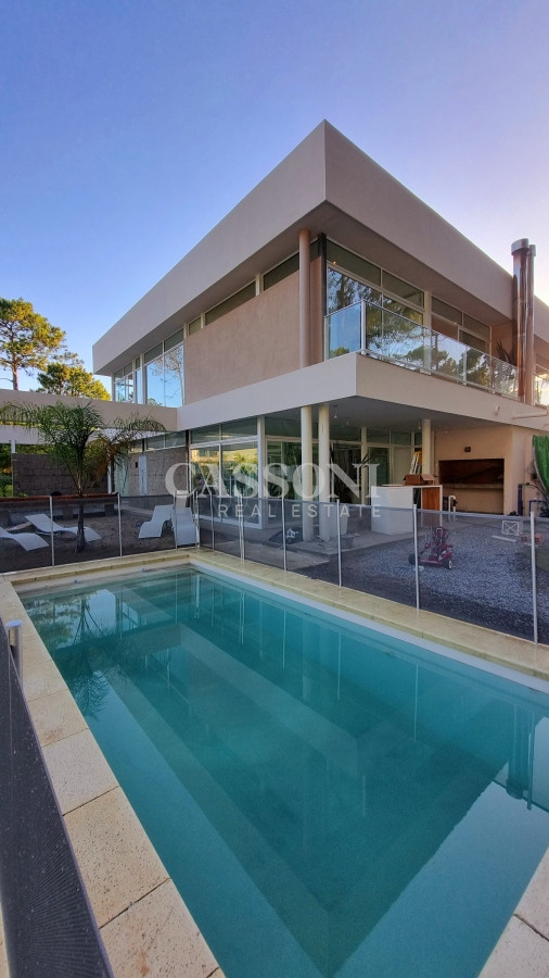 Casa ID.2251 - Casa de 4 dormitorios, en barrio privado, Solanas Country, Punta Ballena