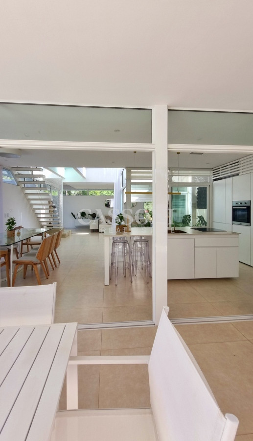 Casa ID.2251 - Casa de 4 dormitorios, en barrio privado, Solanas Country, Punta Ballena