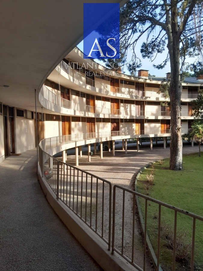 Apartamento ID.4781 - Apartamento en venta de 1 dormitorio y medio. Playa mansa. Punta del Este.