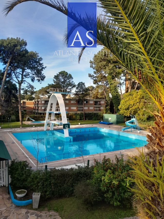 Apartamento ID.4781 - Apartamento en venta de 1 dormitorio y medio. Playa mansa. Punta del Este.