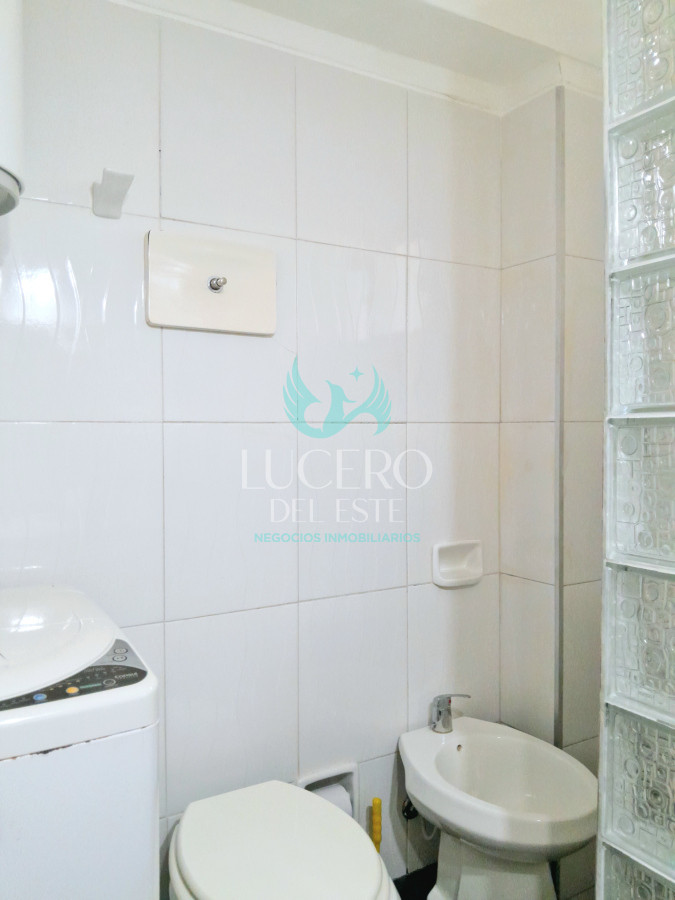 Apartamento ID.977 - Oportunidad de negocio! Apartamento de 2 dormitorios y 2 baños con bajos gastos! 