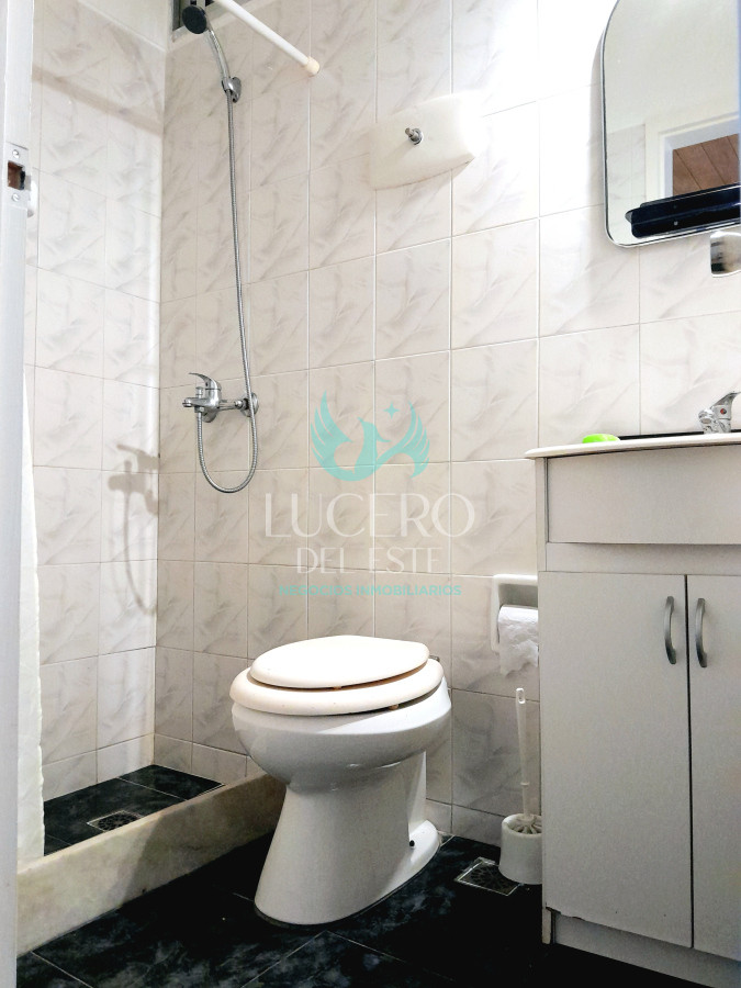 Apartamento ID.977 - Oportunidad de negocio! Apartamento de 2 dormitorios y 2 baños con bajos gastos! 