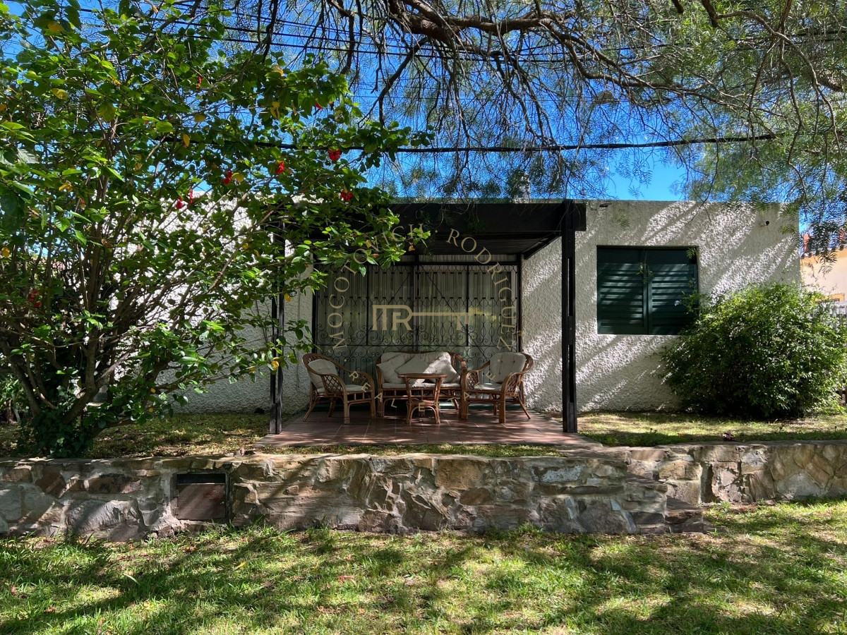 Casa ID.3582 - Se vende casa, en excelente ubicación.