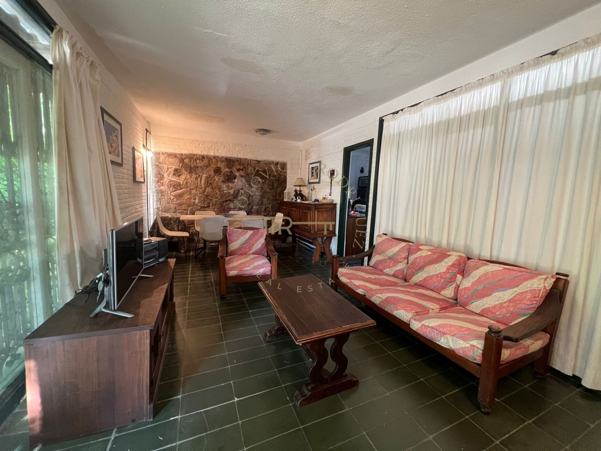 Casa ID.3582 - Se vende casa, en excelente ubicación.