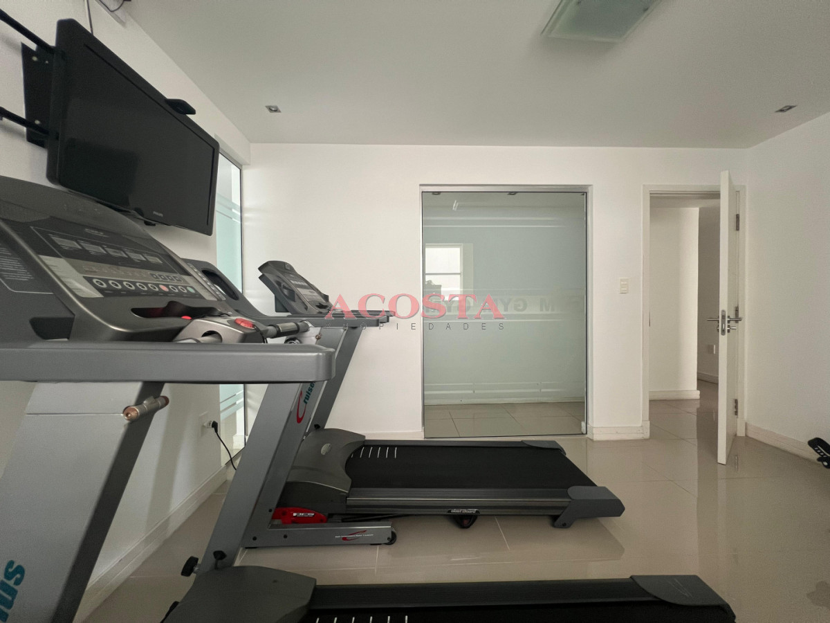 Apartamento ID.257 - Exclusivo apartamento de 2 dormitorios con parrillero propio. Punta del Este. 