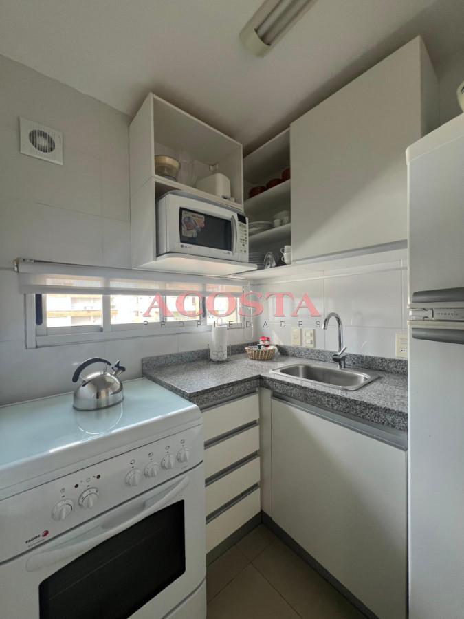 Apartamento ID.257 - Exclusivo apartamento de 2 dormitorios con parrillero propio. Punta del Este. 