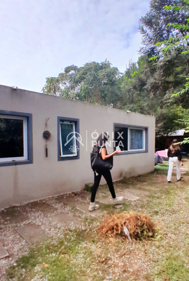 Casa ID.560 - Se vende casi a estrenar, en Jardines de Córdoba. PUNTA DEL ESTE 