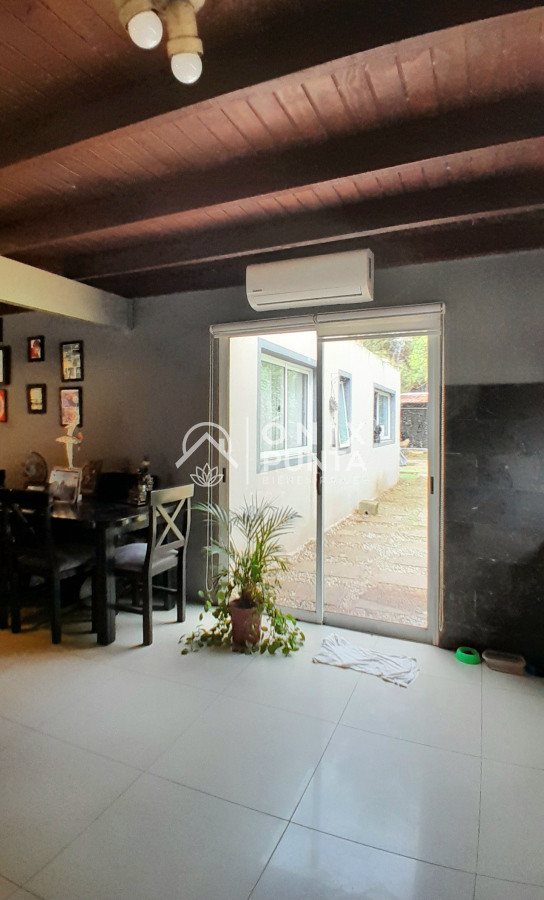Casa ID.560 - Se vende casi a estrenar, en Jardines de Córdoba. PUNTA DEL ESTE 