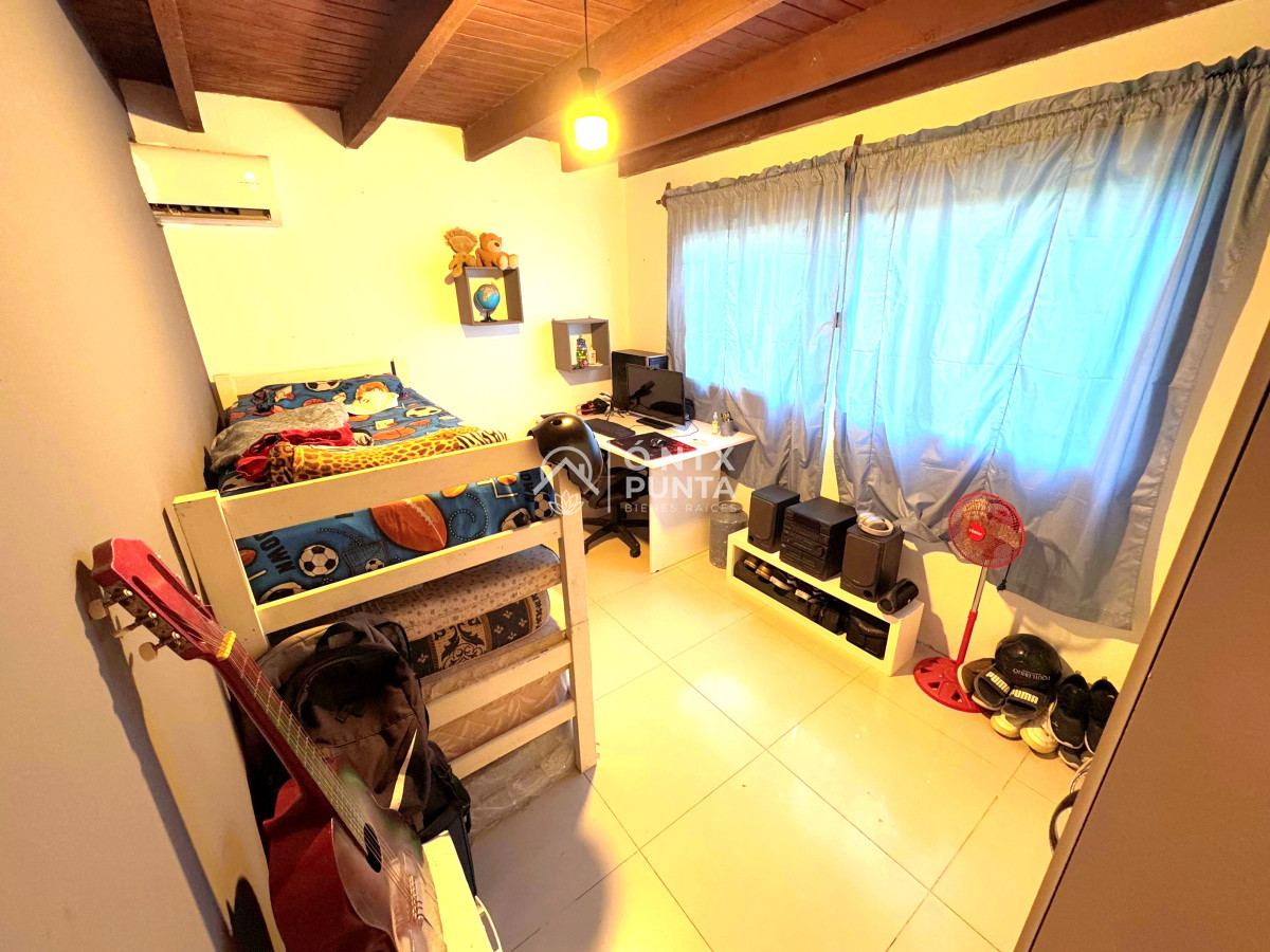 Casa ID.560 - Se vende casi a estrenar, en Jardines de Córdoba. PUNTA DEL ESTE 