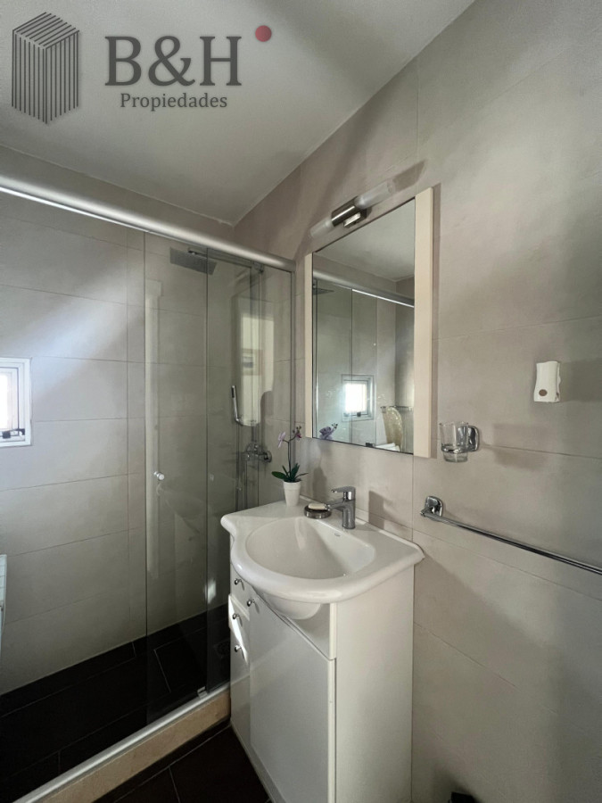 Apartamento ID.6389 - Exclusivo apartamento de 2 dormitorios con parrillero propio. Punta del Este. 