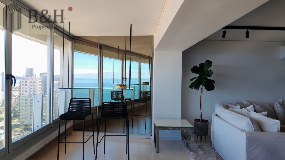 Apartamento ID.4019 - Amplio apartamento en Primera línea de playa brava. PUNTA del Este. Alquiler de verano 