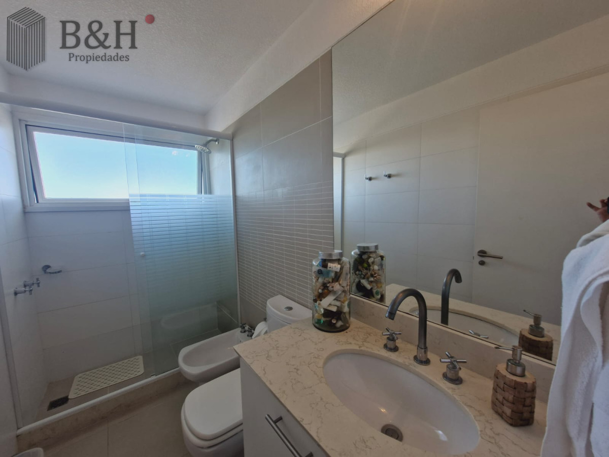 Apartamento ID.4017 - Amplio apartamento 3 dormitorios con piscina y parrillero propio 