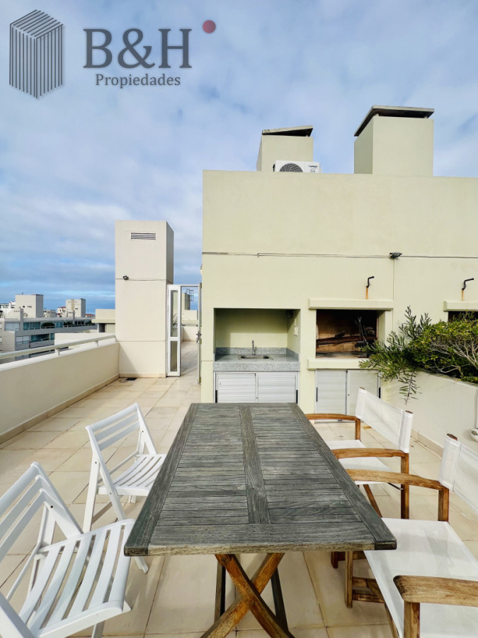 Apartamento ID.6389 - Exclusivo apartamento de 2 dormitorios con parrillero propio. Punta del Este. 