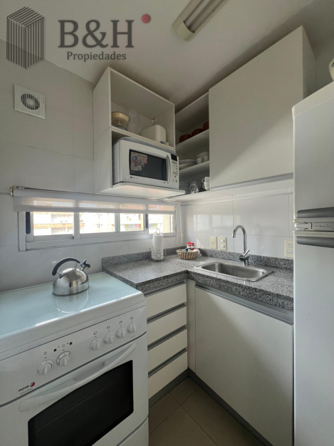 Apartamento ID.6389 - Exclusivo apartamento de 2 dormitorios con parrillero propio. Punta del Este. 