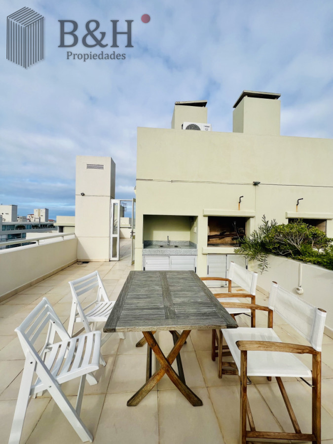 Apartamento ID.6389 - Exclusivo apartamento de 2 dormitorios con parrillero propio. Punta del Este. 