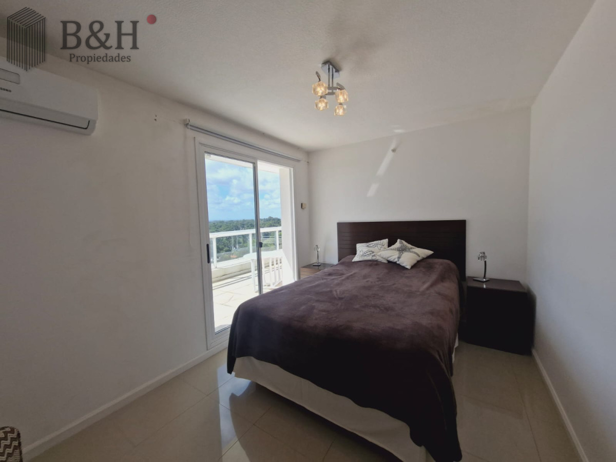 Apartamento ID.4017 - Amplio apartamento 3 dormitorios con piscina y parrillero propio 