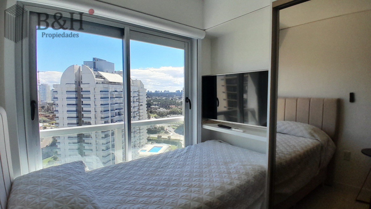 Apartamento ID.4019 - Amplio apartamento en Primera línea de playa brava. PUNTA del Este. Alquiler de verano 