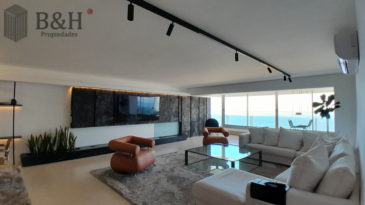 Apartamento ID.4019 - Amplio apartamento en Primera línea de playa brava. PUNTA del Este. Alquiler de verano 