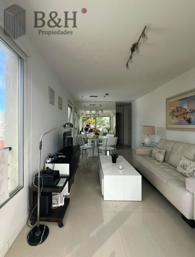 Apartamento ID.6389 - Exclusivo apartamento de 2 dormitorios con parrillero propio. Punta del Este. 