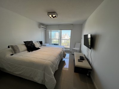 OPORTUNIDAD EN EXCELENTE TORRE AL LADO DEL MAR