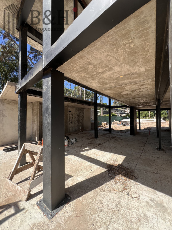 Casa ID.5960 - Casa en venta en Solanas Country, construcción de hormigón armado, con piscina. 