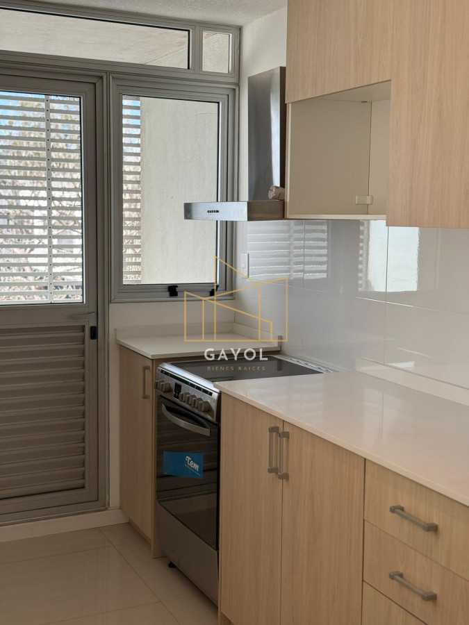 Apartamento ID.783 - Amplio apartamento de 3 dormitorios y 2 baños, ideal para vivir todo el año o para renta.