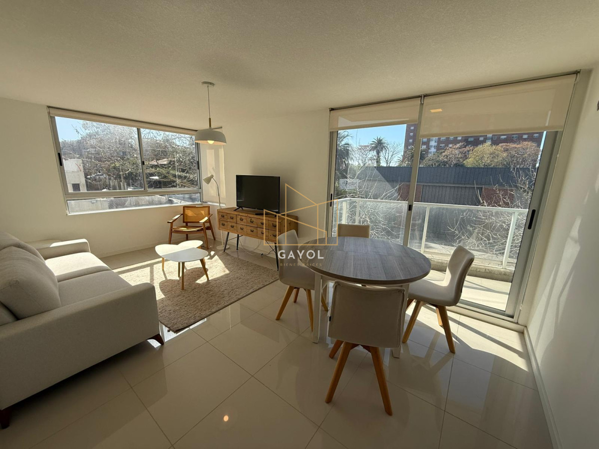 Apartamento ID.783 - Amplio apartamento de 3 dormitorios y 2 baños, ideal para vivir todo el año o para renta.