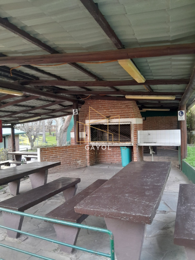 Apartamento ID.1233 - Apartamento en venta de 1 dormitorio y medio. Playa mansa. Punta del Este.