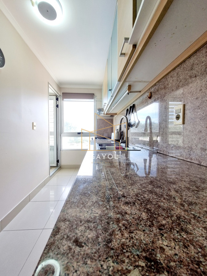 Apartamento ID.772 - Se vende, amplio apartamento en edificio con todos los servicios, ideal para vivir todo el año!