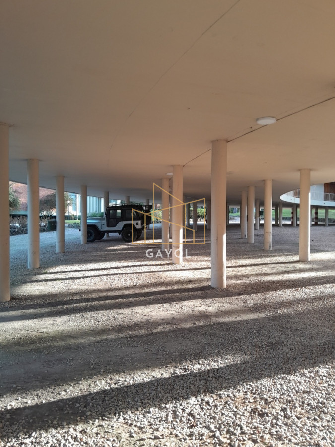 Apartamento ID.1233 - Apartamento en venta de 1 dormitorio y medio. Playa mansa. Punta del Este.