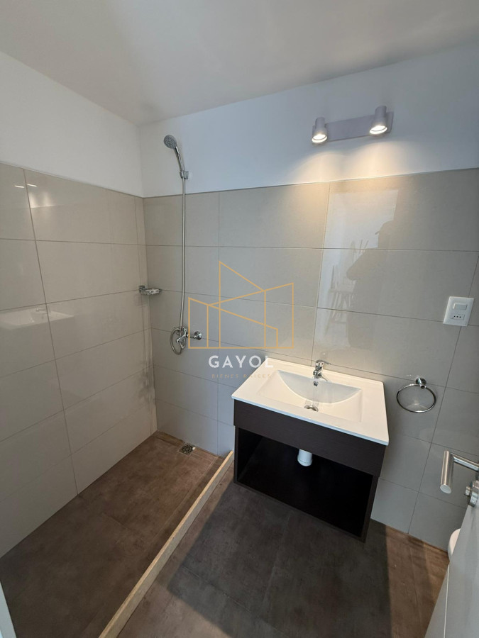 Apartamento ID.783 - Amplio apartamento de 3 dormitorios y 2 baños, ideal para vivir todo el año o para renta.
