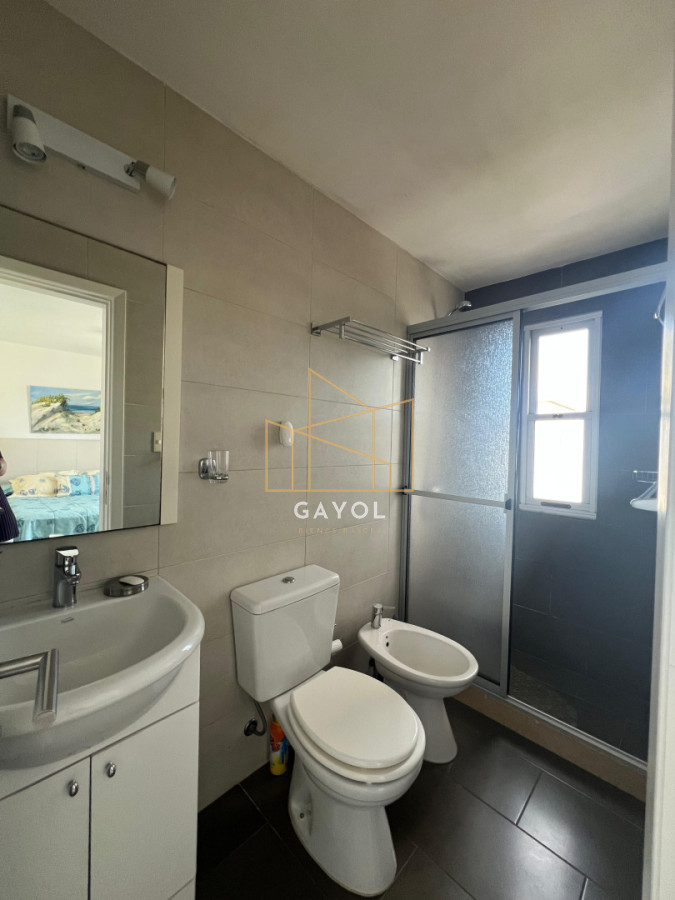 Apartamento ID.1122 - Exclusivo apartamento de 2 dormitorios con parrillero propio. Punta del Este. 