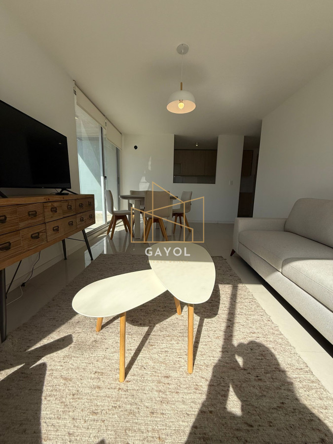 Apartamento ID.783 - Amplio apartamento de 3 dormitorios y 2 baños, ideal para vivir todo el año o para renta.