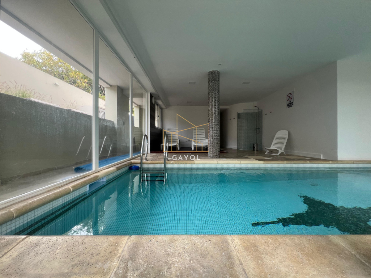 Apartamento ID.1122 - Exclusivo apartamento de 2 dormitorios con parrillero propio. Punta del Este. 