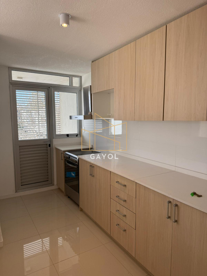 Apartamento ID.783 - Amplio apartamento de 3 dormitorios y 2 baños, ideal para vivir todo el año o para renta.