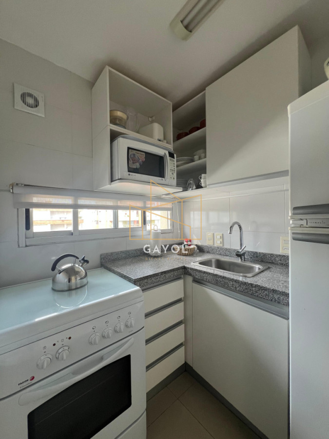 Apartamento ID.1122 - Exclusivo apartamento de 2 dormitorios con parrillero propio. Punta del Este. 