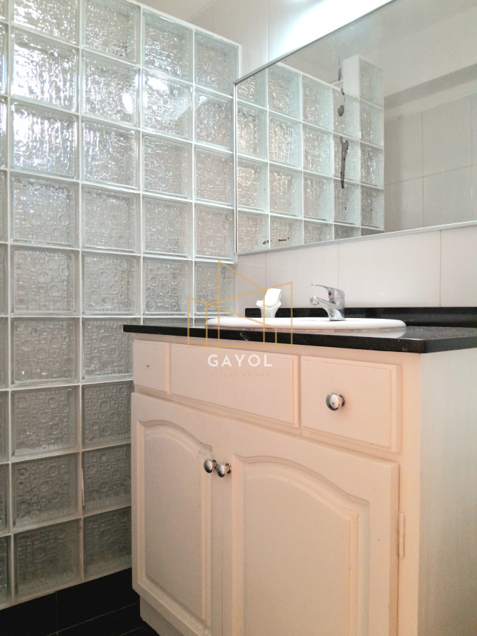 Apartamento ID.491 - Oportunidad de negocio! Apartamento de 2 dormitorios y 2 baños con bajos gastos! 